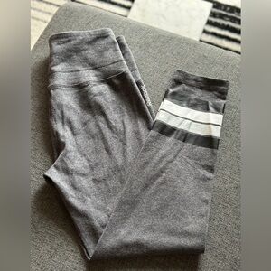 Reebok Women Charcoal Capri Leggings with Stripes